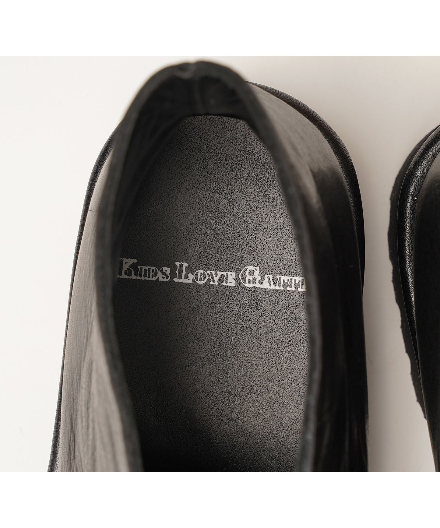 INVISIBLE MOCCA - Black