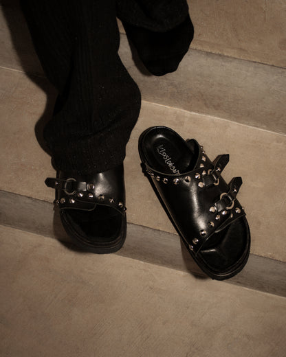 STUDS SANDAL - Black